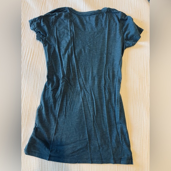 FORGED fitted Tee “Vindicated” Women’s Sz Medium 🇺🇸 - Picture 3 of 4